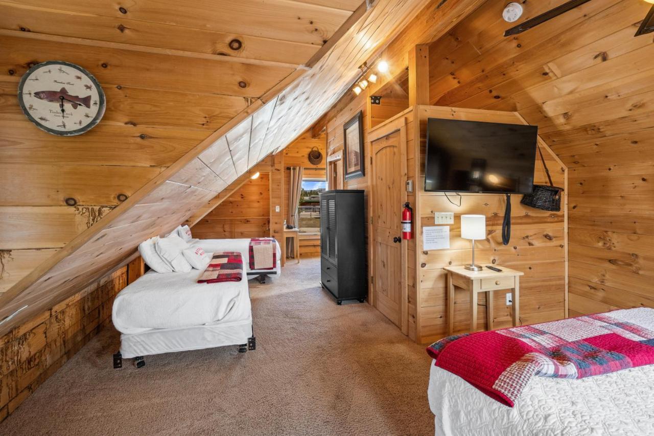 The Bucking Moose Hotell West Yellowstone Exteriör bild