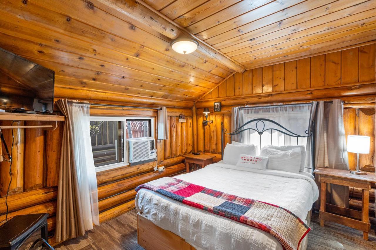 The Bucking Moose Hotell West Yellowstone Exteriör bild