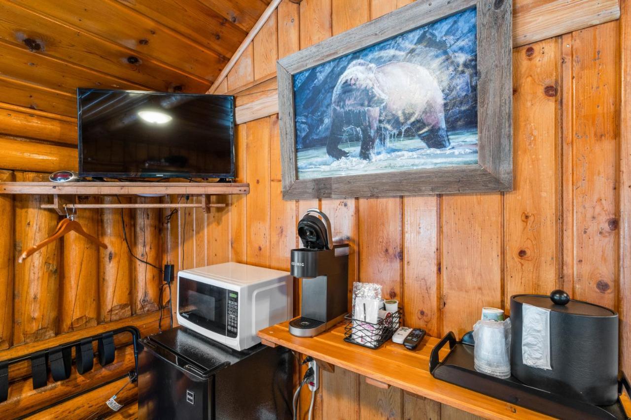 The Bucking Moose Hotell West Yellowstone Exteriör bild