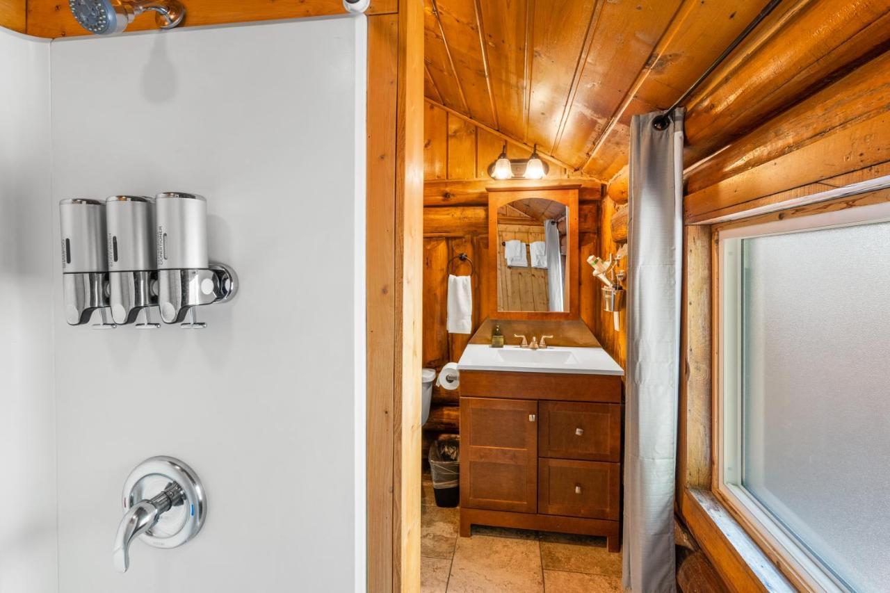 The Bucking Moose Hotell West Yellowstone Exteriör bild