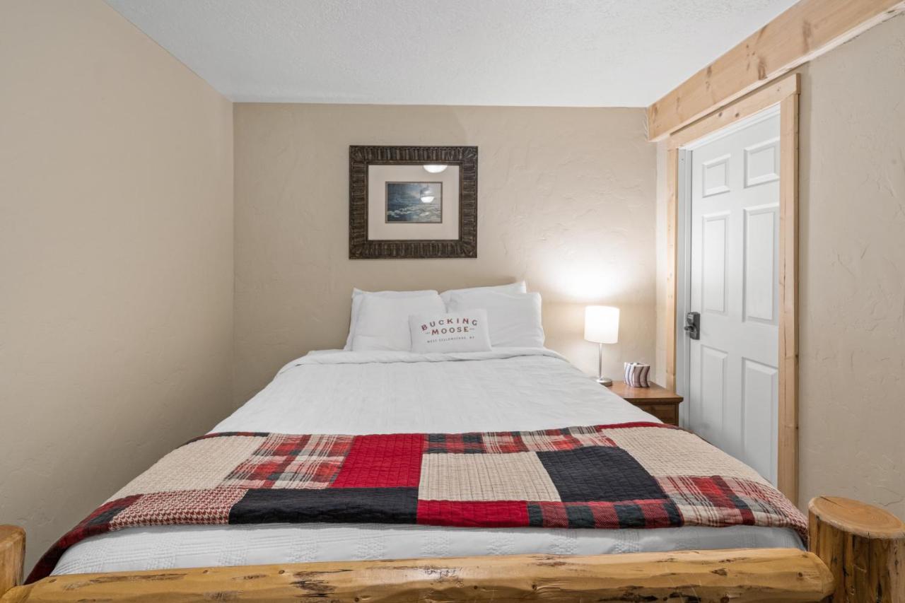 The Bucking Moose Hotell West Yellowstone Exteriör bild