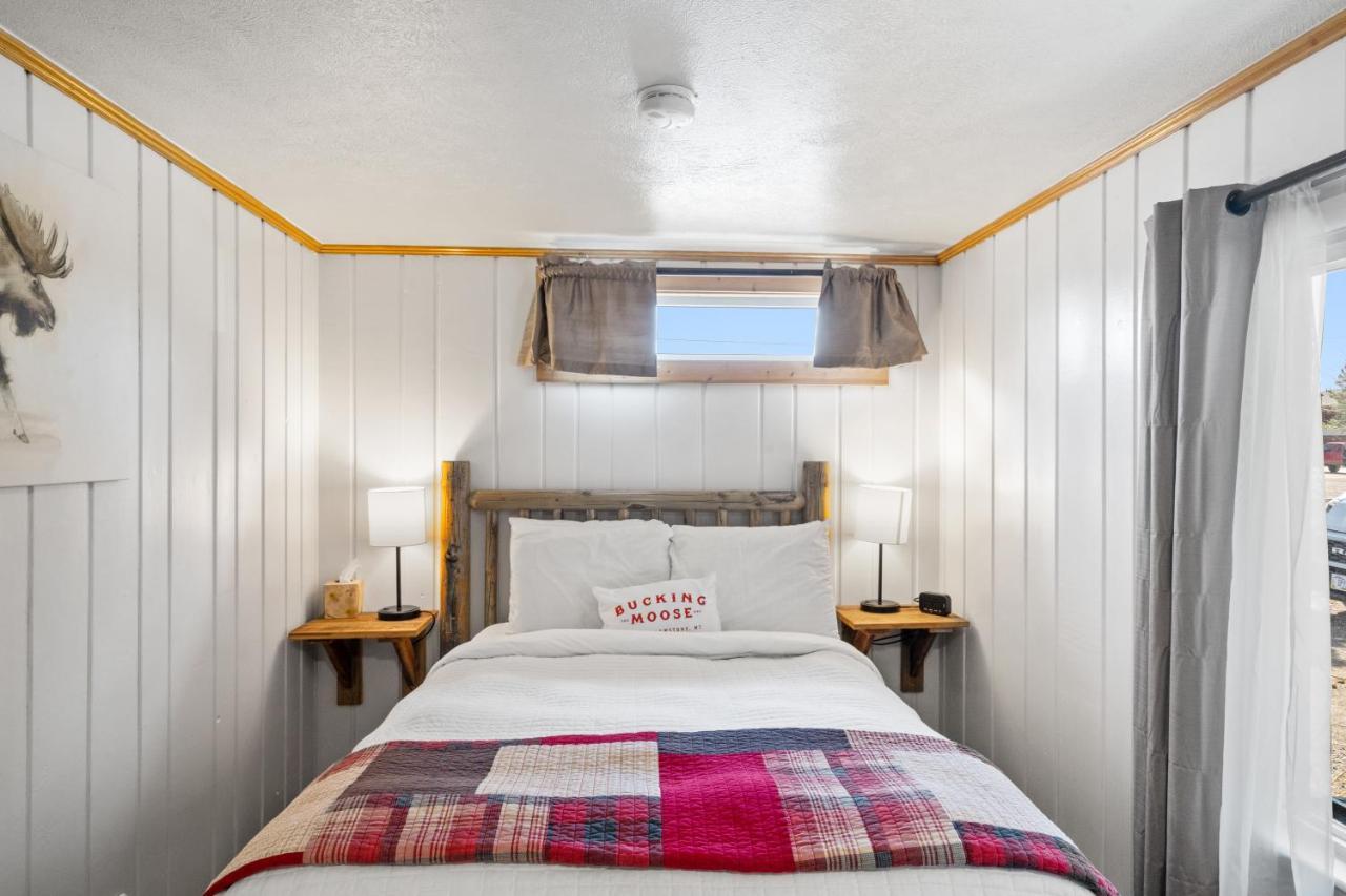 The Bucking Moose Hotell West Yellowstone Exteriör bild