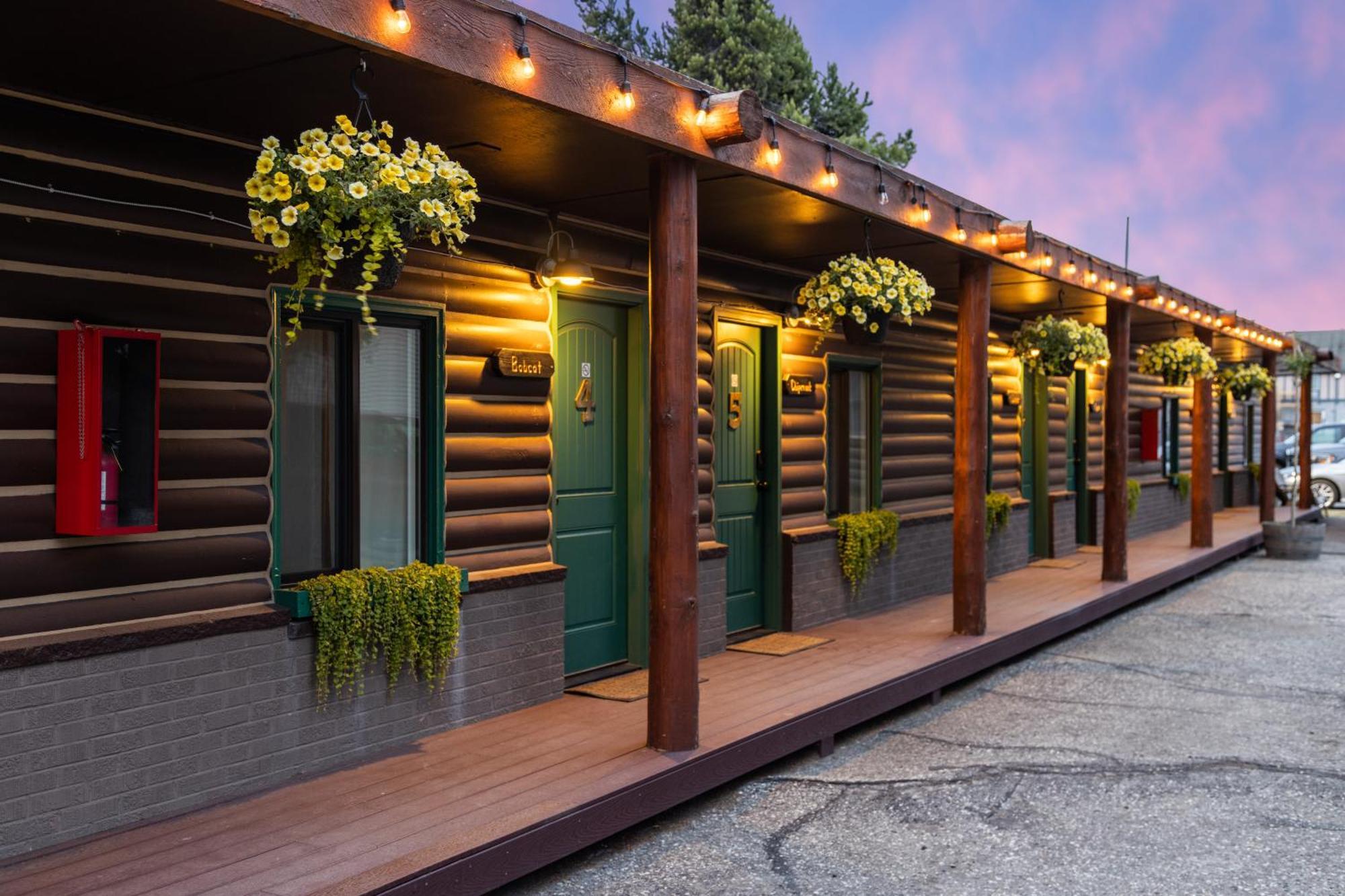 The Bucking Moose Hotell West Yellowstone Exteriör bild